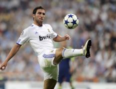 九游娱乐网站-平行宇宙西决，上海男篮19-0攻击波，跨时空掀翻克利夫兰骑士