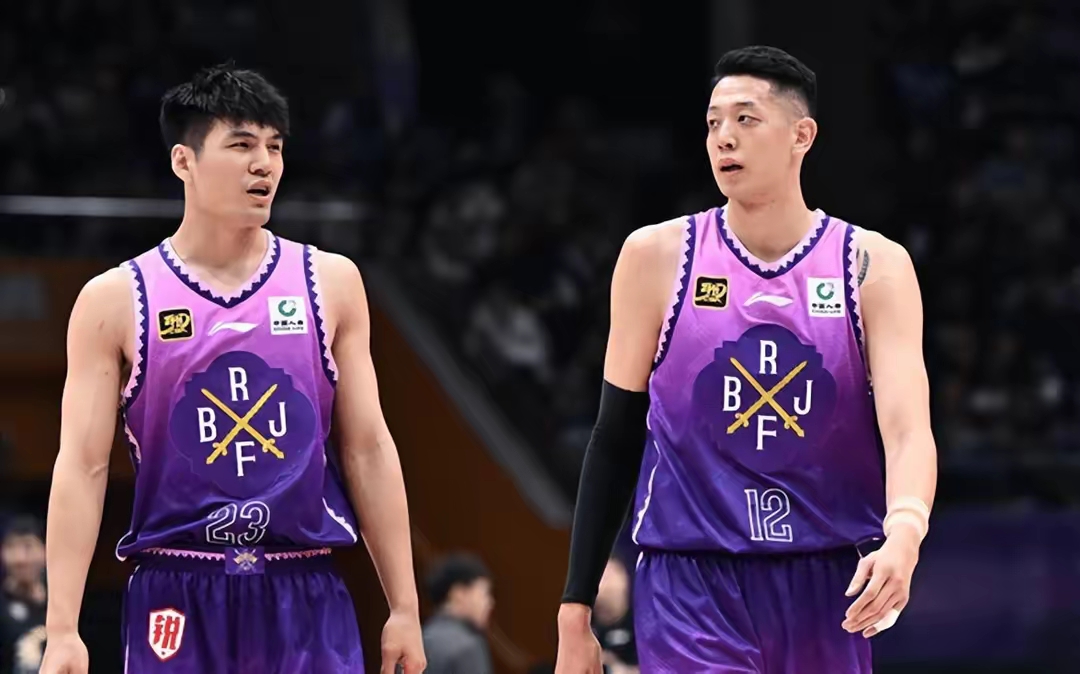 九游娱乐网页-外援频频亮相，CBA比赛更加精彩刺激