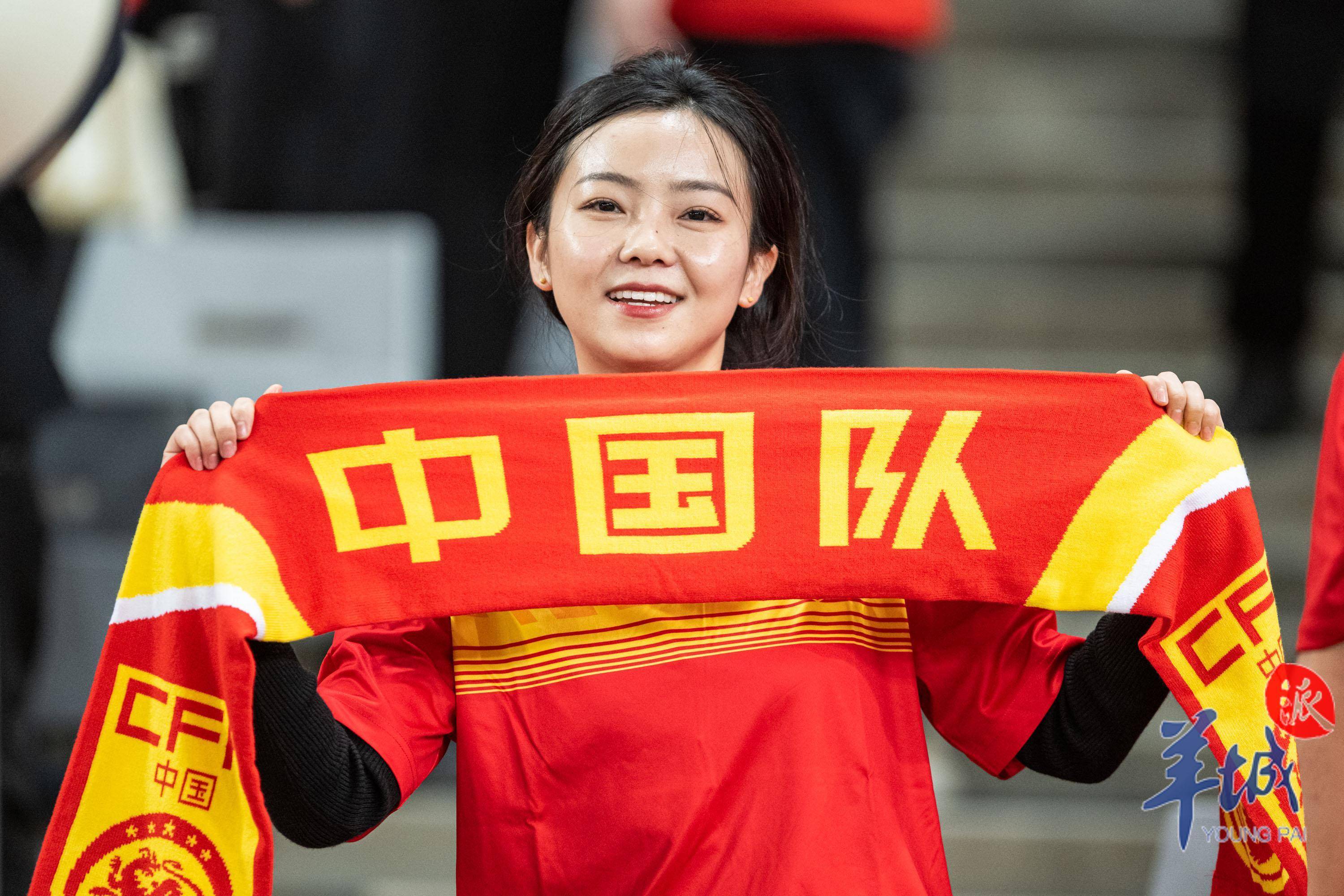 九游游戏-精彩瞬间回放，球迷呐喊助威！