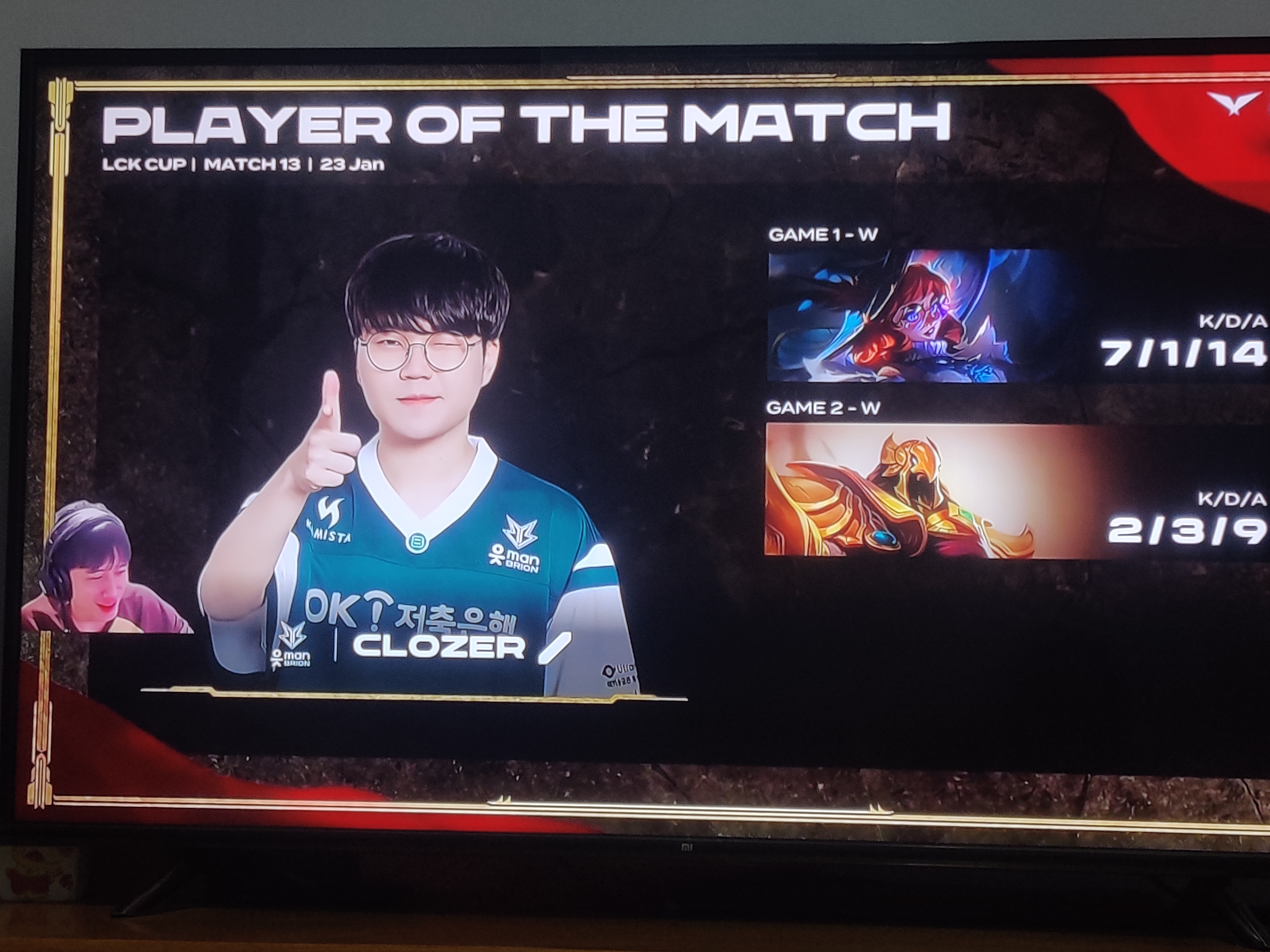 九游VIP-包含SHR横扫C9，Deft操刀奇招英雄翻盘顶尖较量小组赛，留下经典瞬间的词条