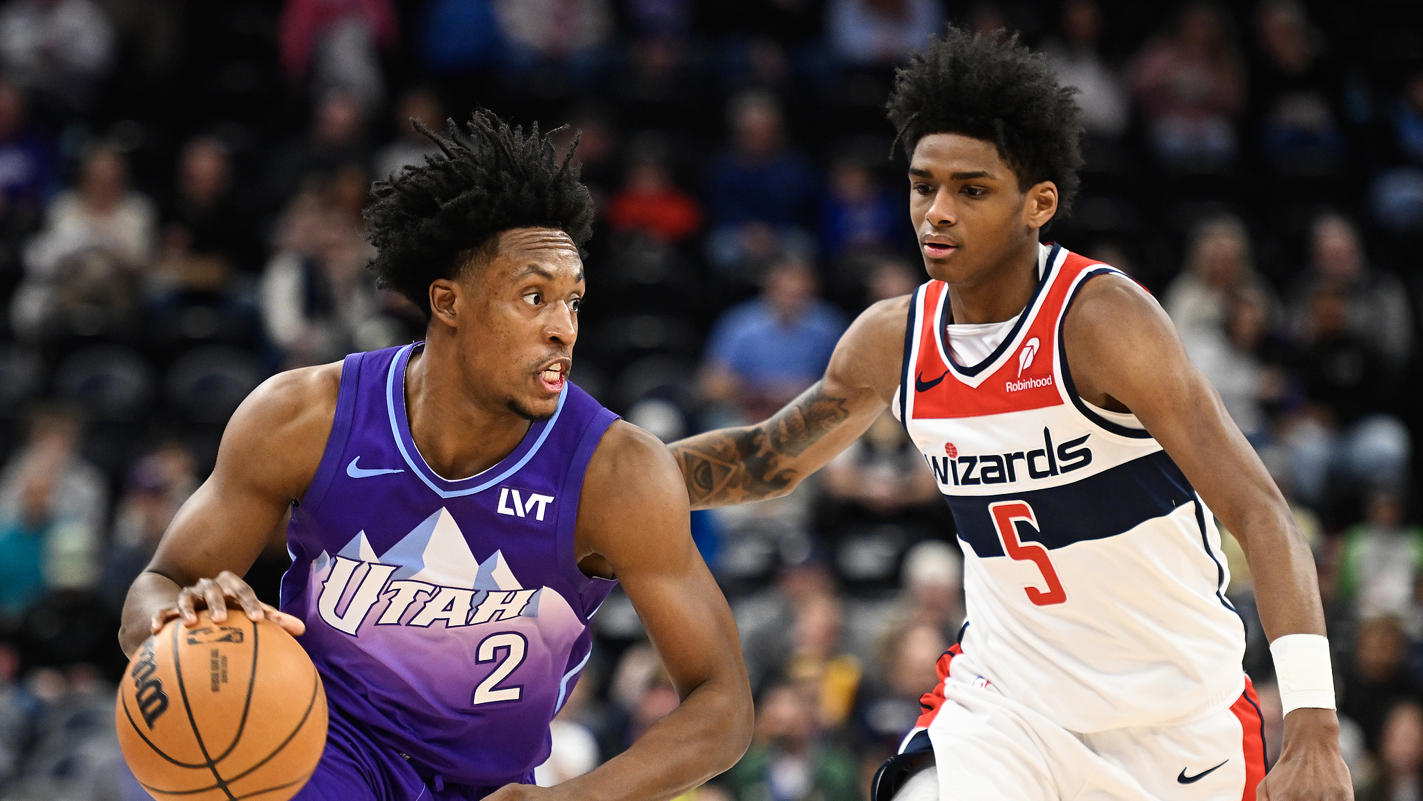 九游官网-爵士队辗转反复落后反超，绝杀比赛逆转胜