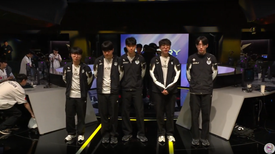 九游娱乐官方网站-MAD碾压BRO,Chovy完成史诗逆转顶尖较量八强赛,技惊四座的简单介绍