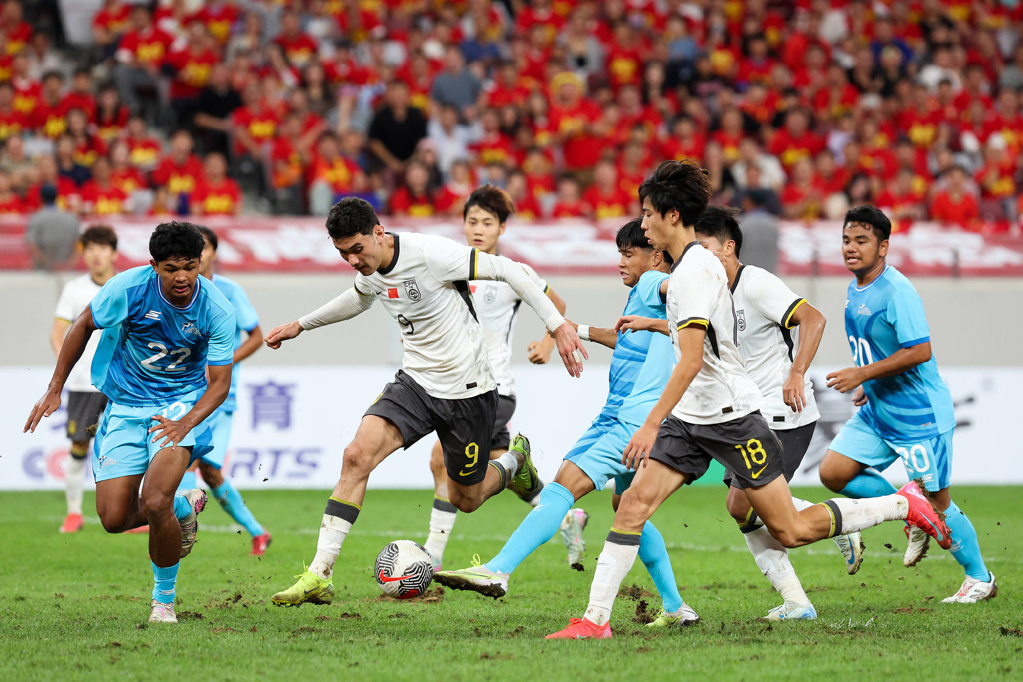 九游VIP-阿联酋球队表现出色，占据领先位置